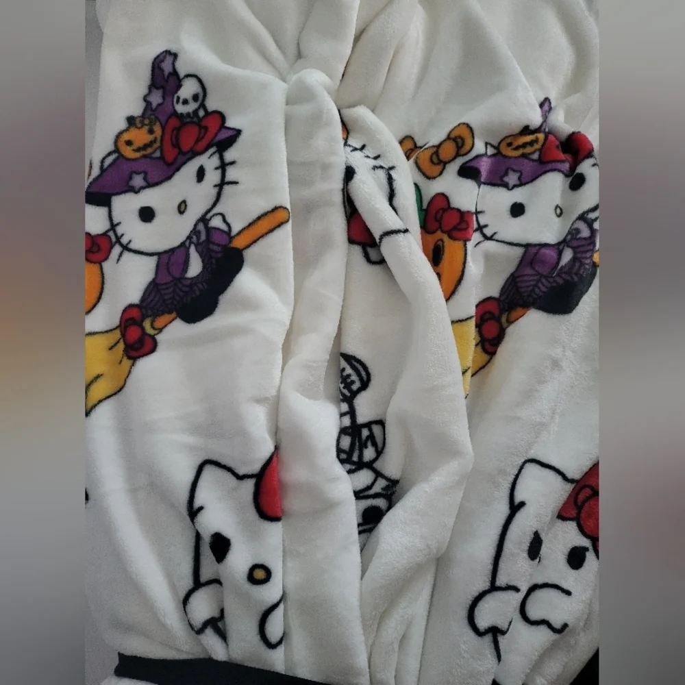 Pack of 2 blankets - Brand new with tags Hello Kitty Halloween